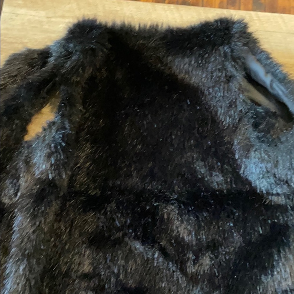 Faux fur vest - Picture 4 of 4